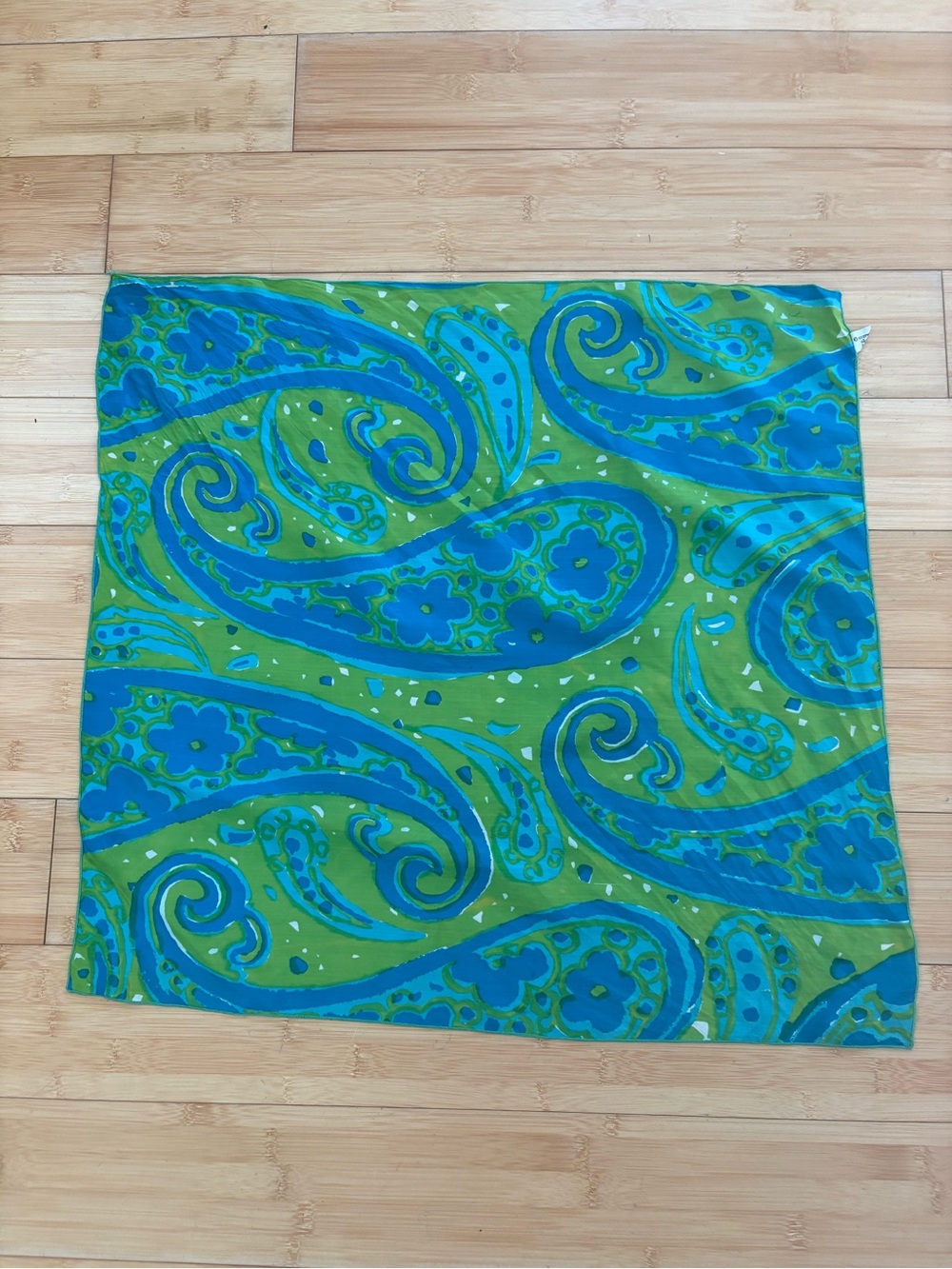 Vintage Vera 100% Silk Green & Blue Paisley Scarf